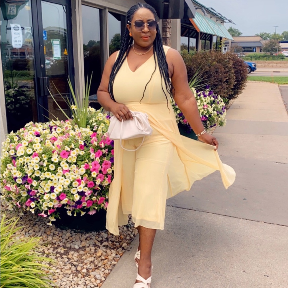 Beautiful pale yellow dress/jumpsuit